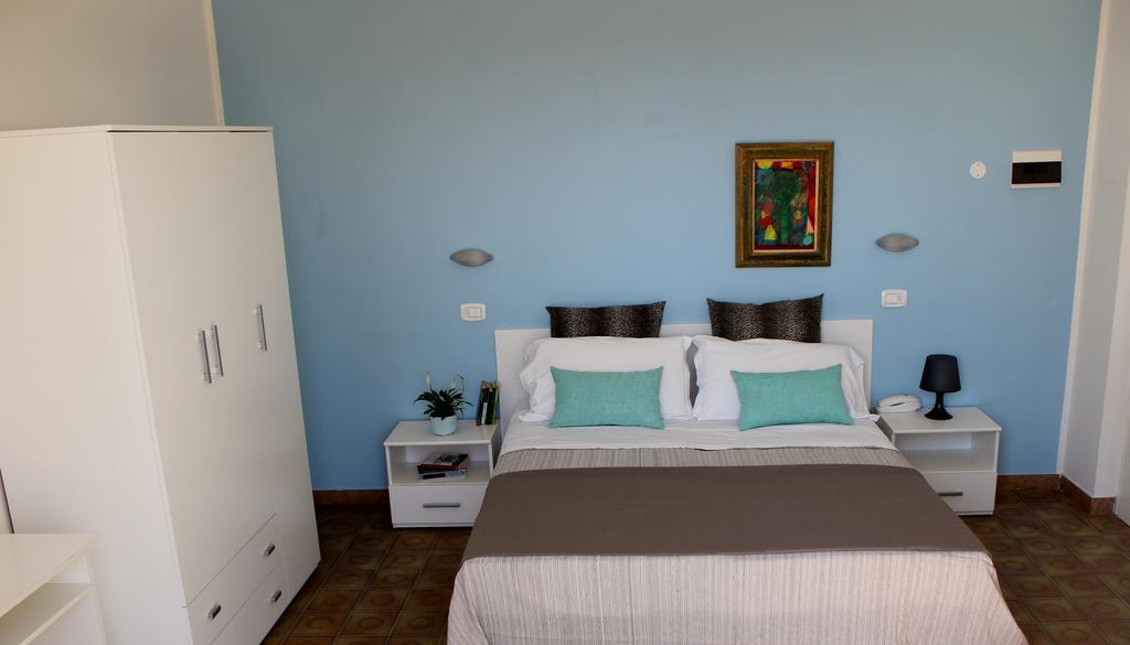 Le Aromatiche B&B Viserbella di Rimini Phòng bức ảnh