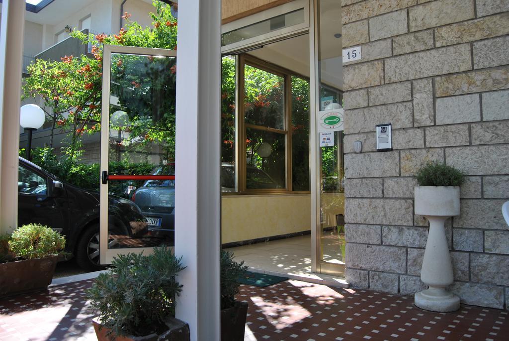 Le Aromatiche B&B Viserbella di Rimini Ngoại thất bức ảnh